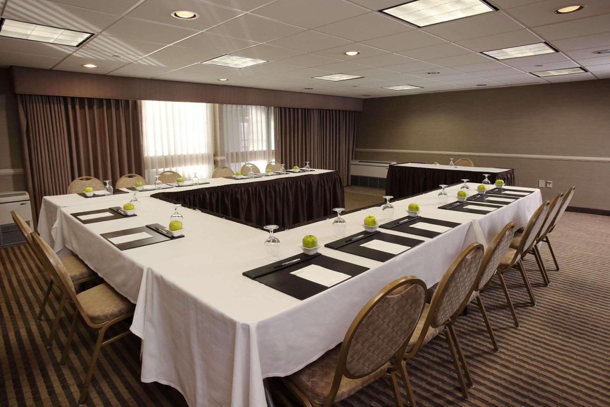 Radisson Hotel Philadelphia Northeast Trevose Exterior photo