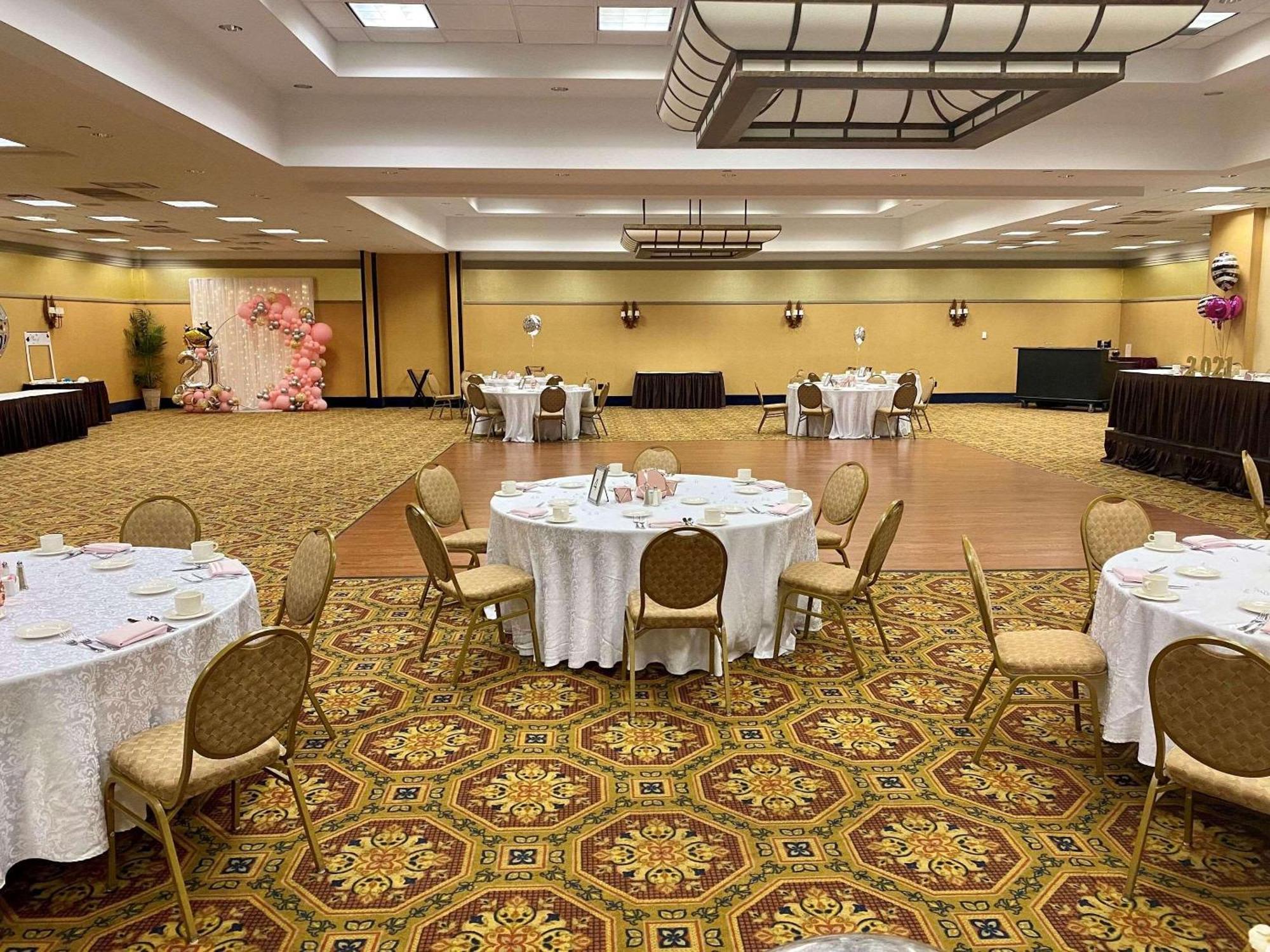 Radisson Hotel Philadelphia Northeast Trevose Exterior photo