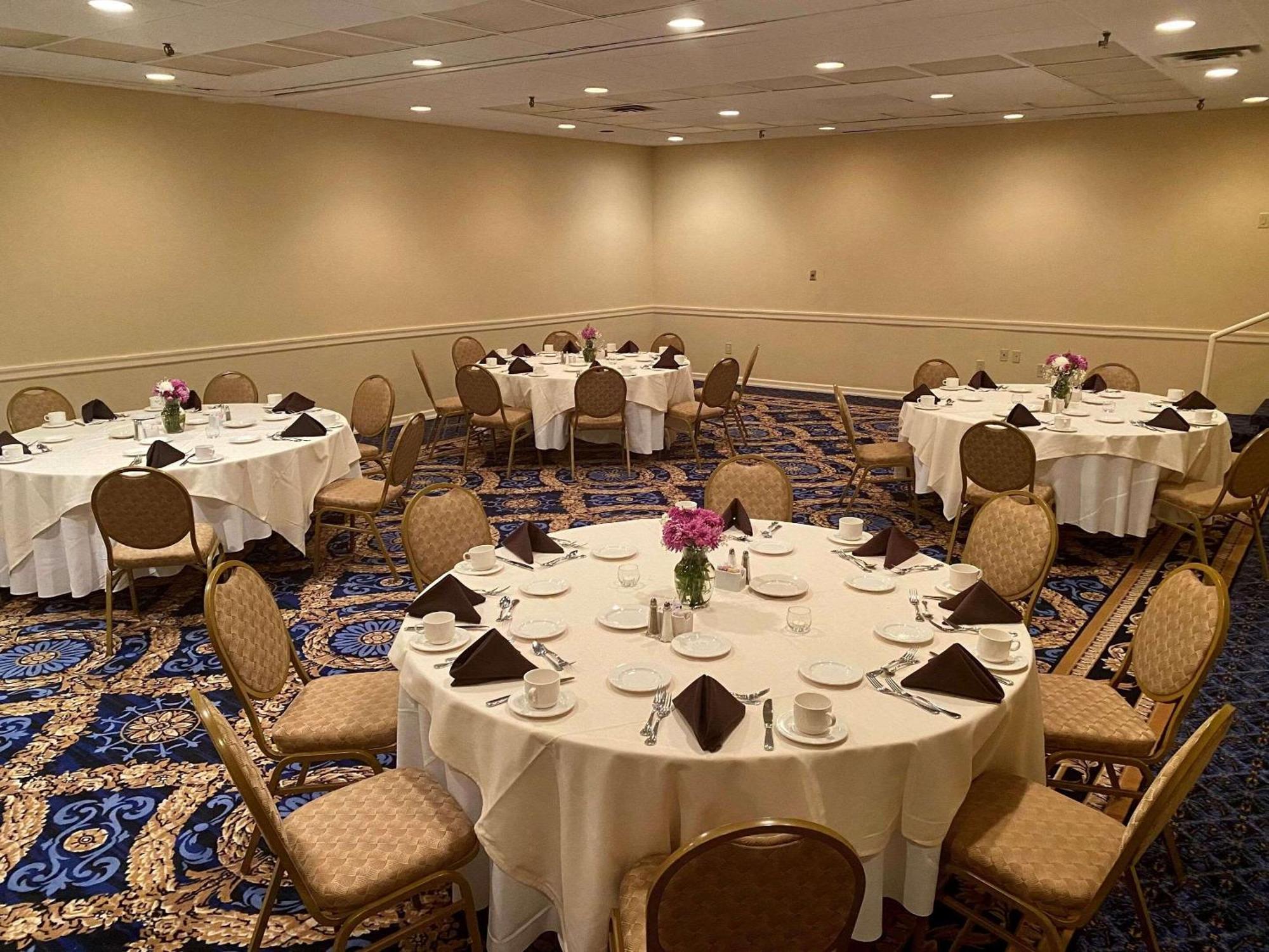 Radisson Hotel Philadelphia Northeast Trevose Exterior photo