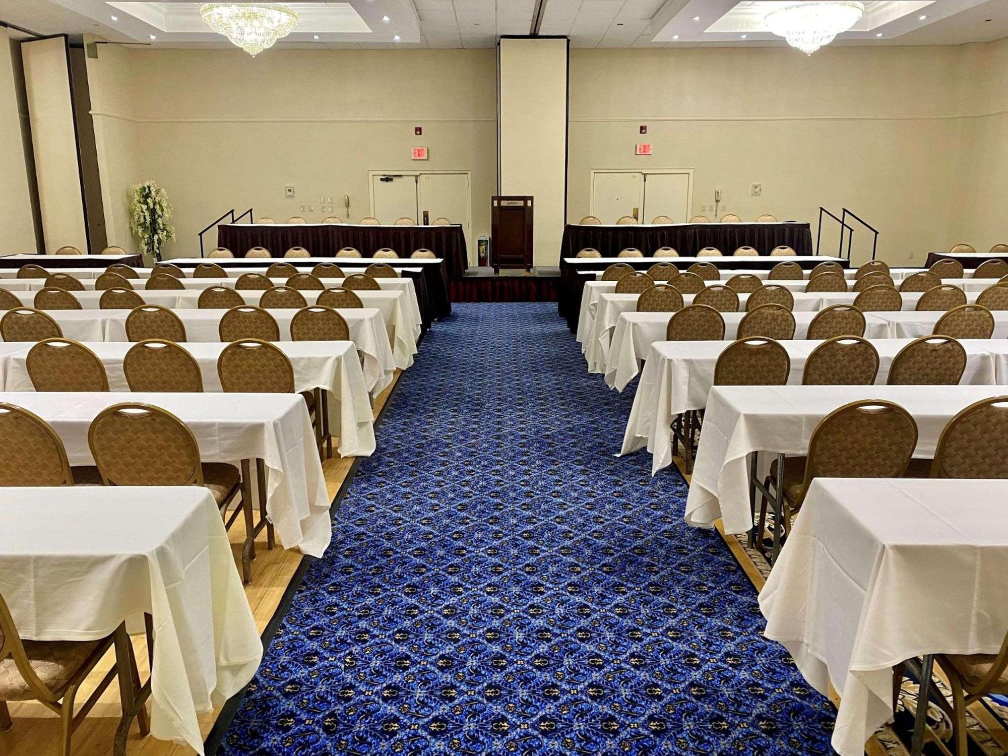 Radisson Hotel Philadelphia Northeast Trevose Exterior photo